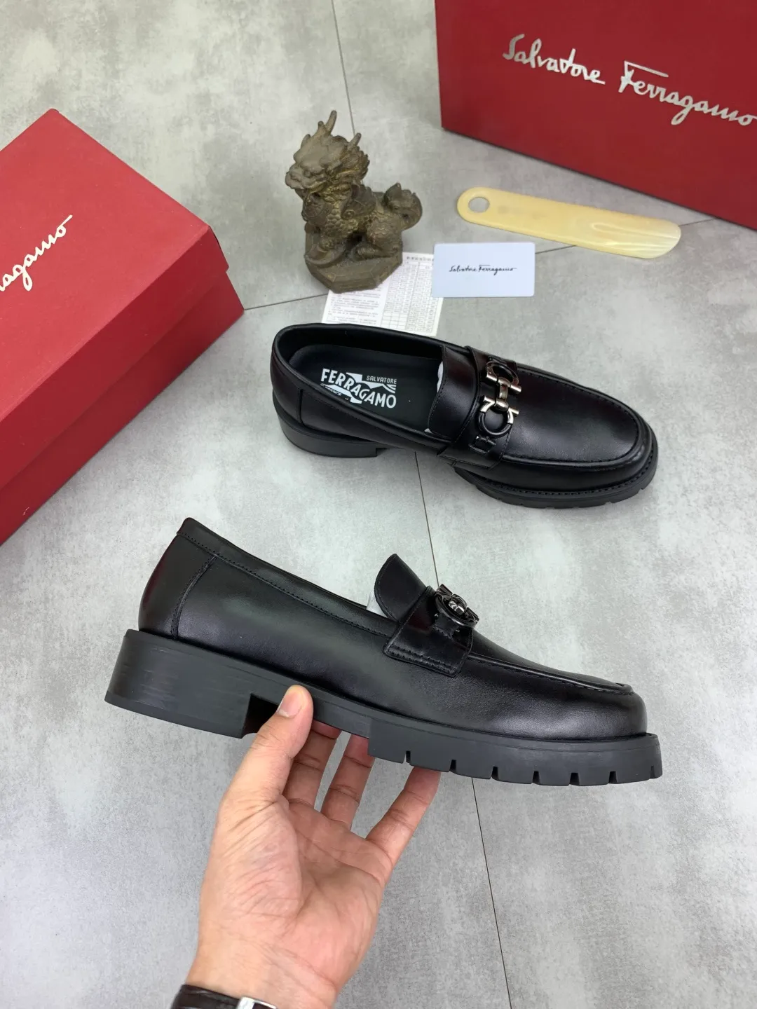Men's Men's Shoes 💰P480💰[New Style] Water-dyed Niuli 🆘[Salvatore Ferragamo] Ferragamo's latest casual business leather shoes for men! Listed simultaneously! The fabric is made of specially imported original calfskin, and the interior is made of imported water-dyed cowhide. It is absolutely luxurious and leads the fashion trend. Matching code: 38-44 (45 and 46 can be customized) Multiple colors available